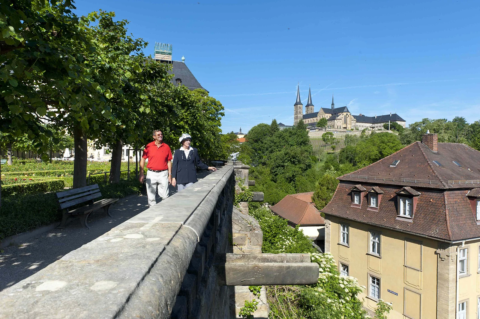 Auf dem Bamberger Domberg befindet sich der herrliche Rosengarten. Von dort aus hat der Besucher einen Panoramablick über die Weltkutlurerbestadt. 