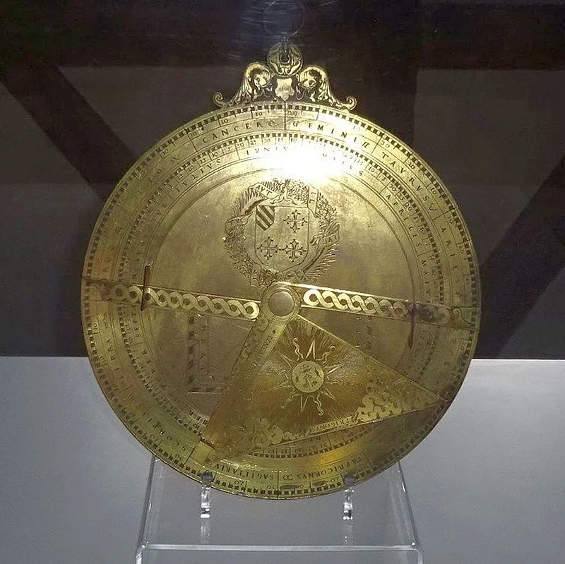 Astrolabium - Ausstellungsstück in "Zeit und Raum" Astrolabium, 1550, Messing, Inv. Nr. 12/93 Ausstellungsstück in der Dauerausstellung "Zeit und Raum" im Historischen Museum Bamberg