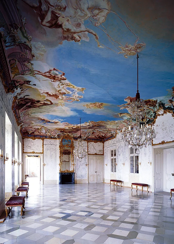 Weißer Saal in Schloss Seehof